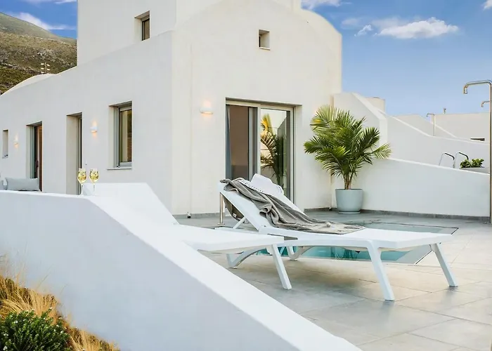 Makrikythera Luxury - Private Pool Or Hot Tub Lejlighed Diakofti