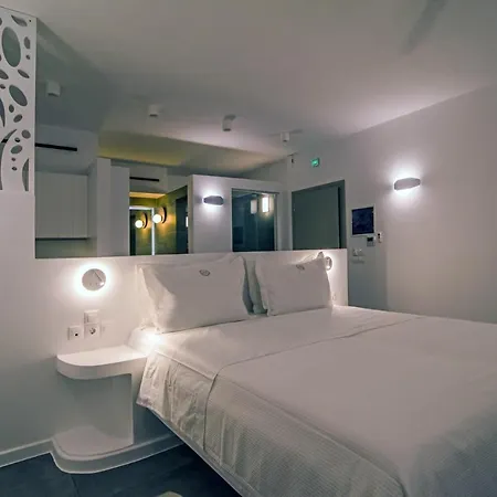 Makrikythera Luxury - Private Pool Or Hot Tub Apartamento Diakofti