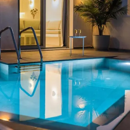Makrikythera Luxury - Private Pool Or Hot Tub דירה