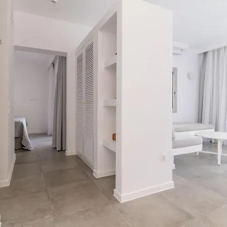 Apartment Makrikythera Luxury - Private Pool Or Hot Tub Diakofti